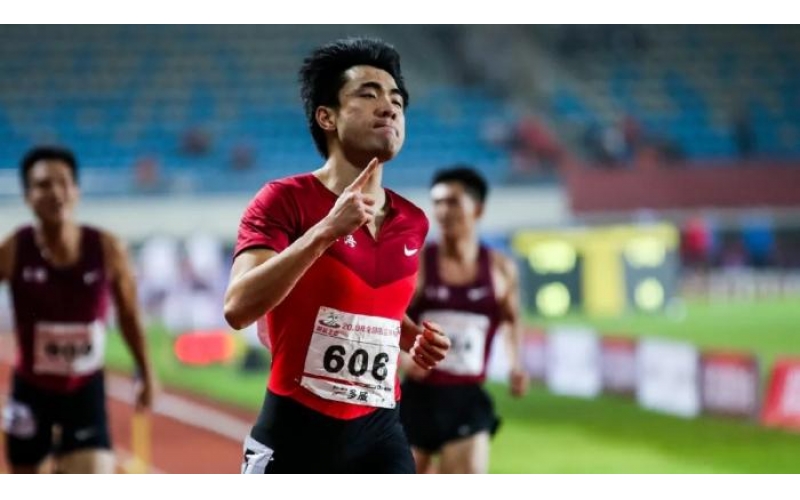 田径全锦赛：谢文骏110米栏封王 百米接力广东夺魁