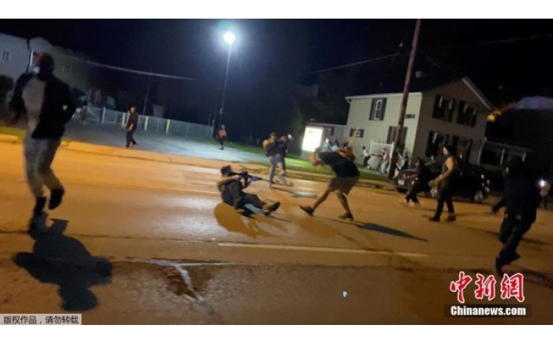 美警察击伤非裔男子引发示威 造成损失超1100万美元